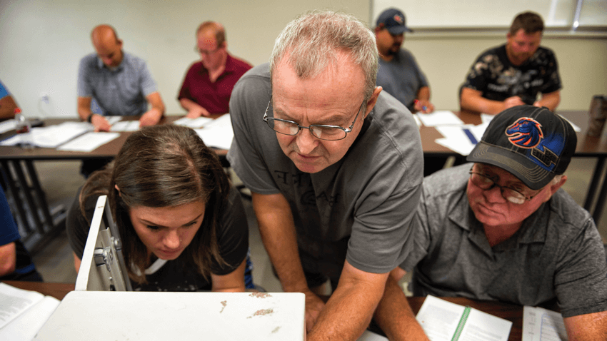 instructor teaching students